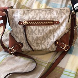 Micheal Kors print cross body bag